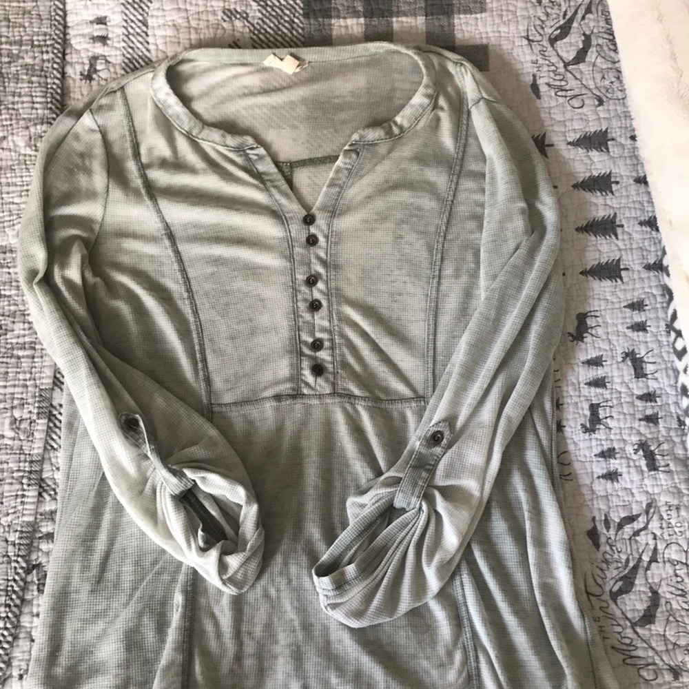 3/4 length sleeve shirt